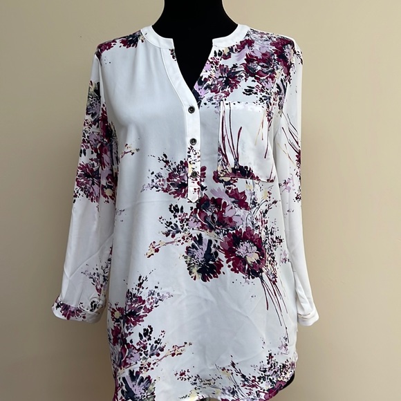 Maurice’s small brand new floral top - Picture 1 of 5